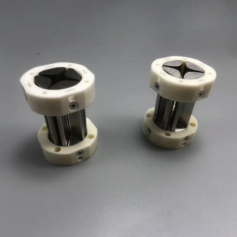 Pièces de machines universitaires et de recherche